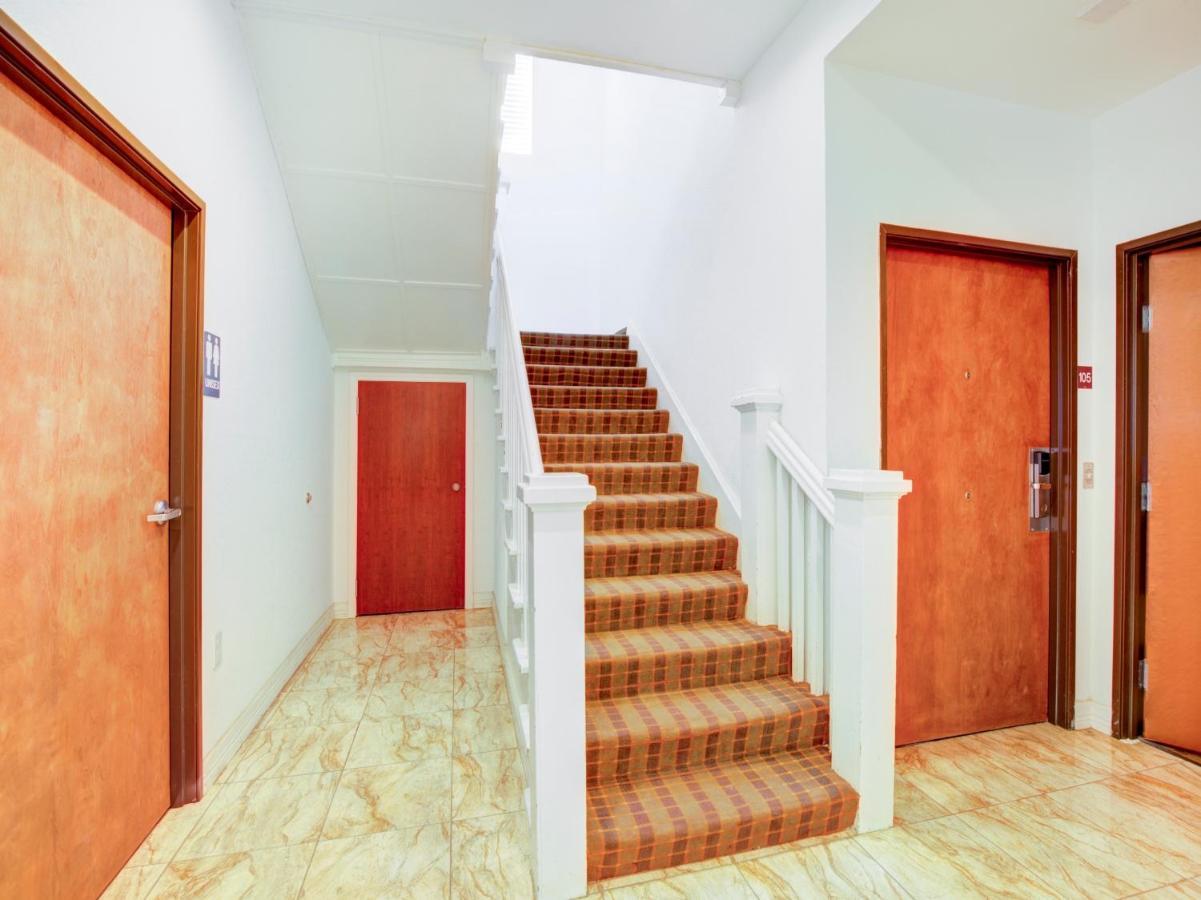 Hotel Dilley Grand Luaran gambar