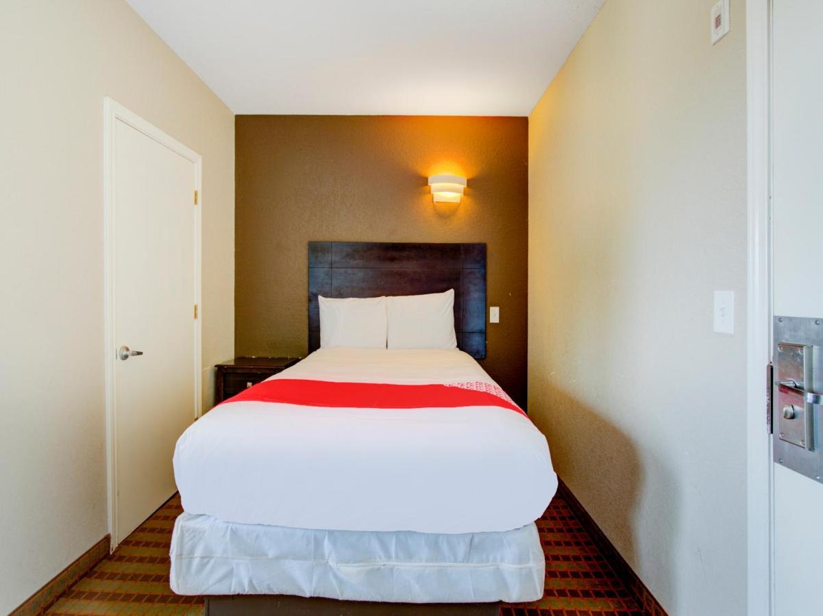 Hotel Dilley Grand Luaran gambar