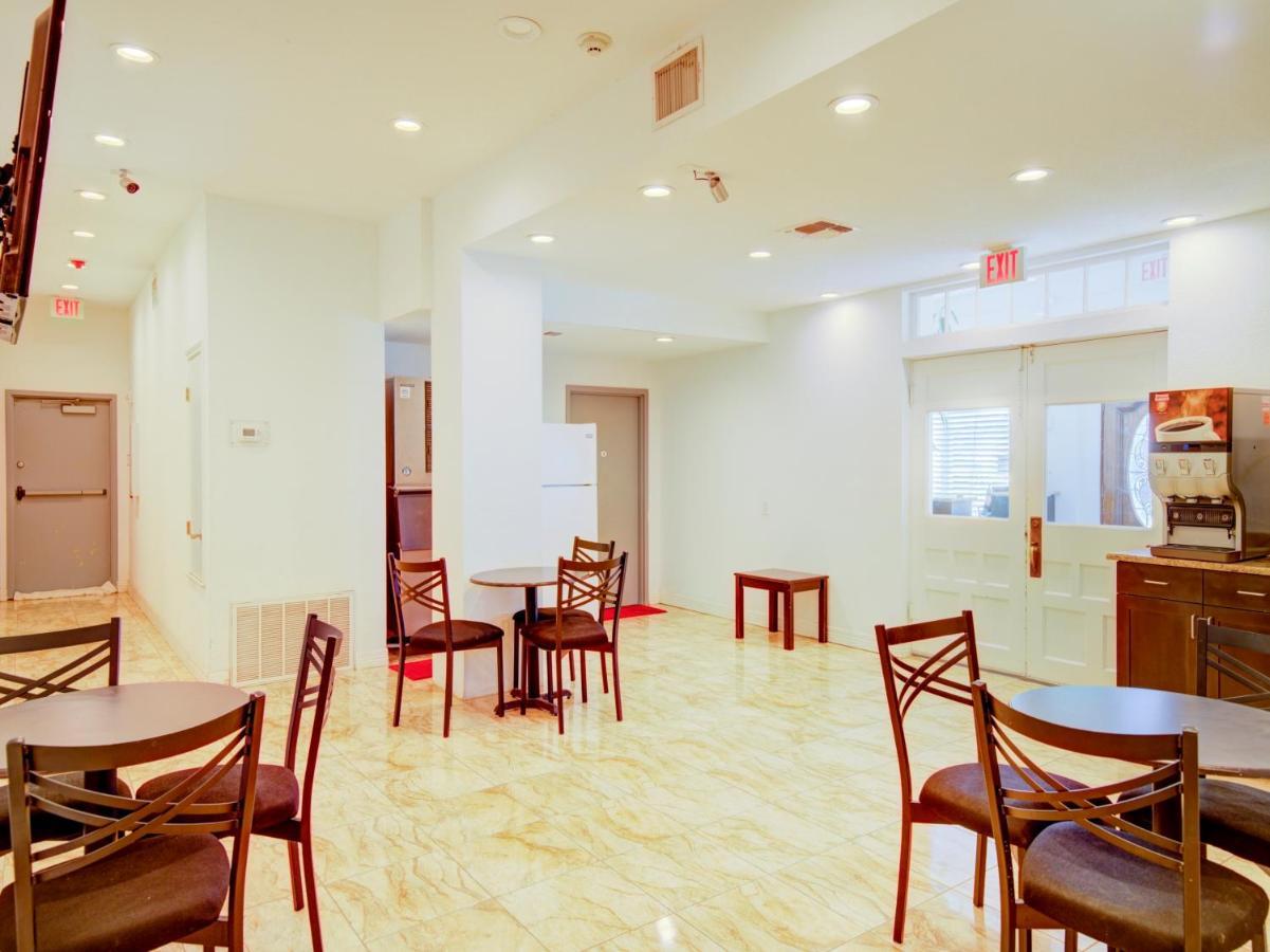 Hotel Dilley Grand Luaran gambar