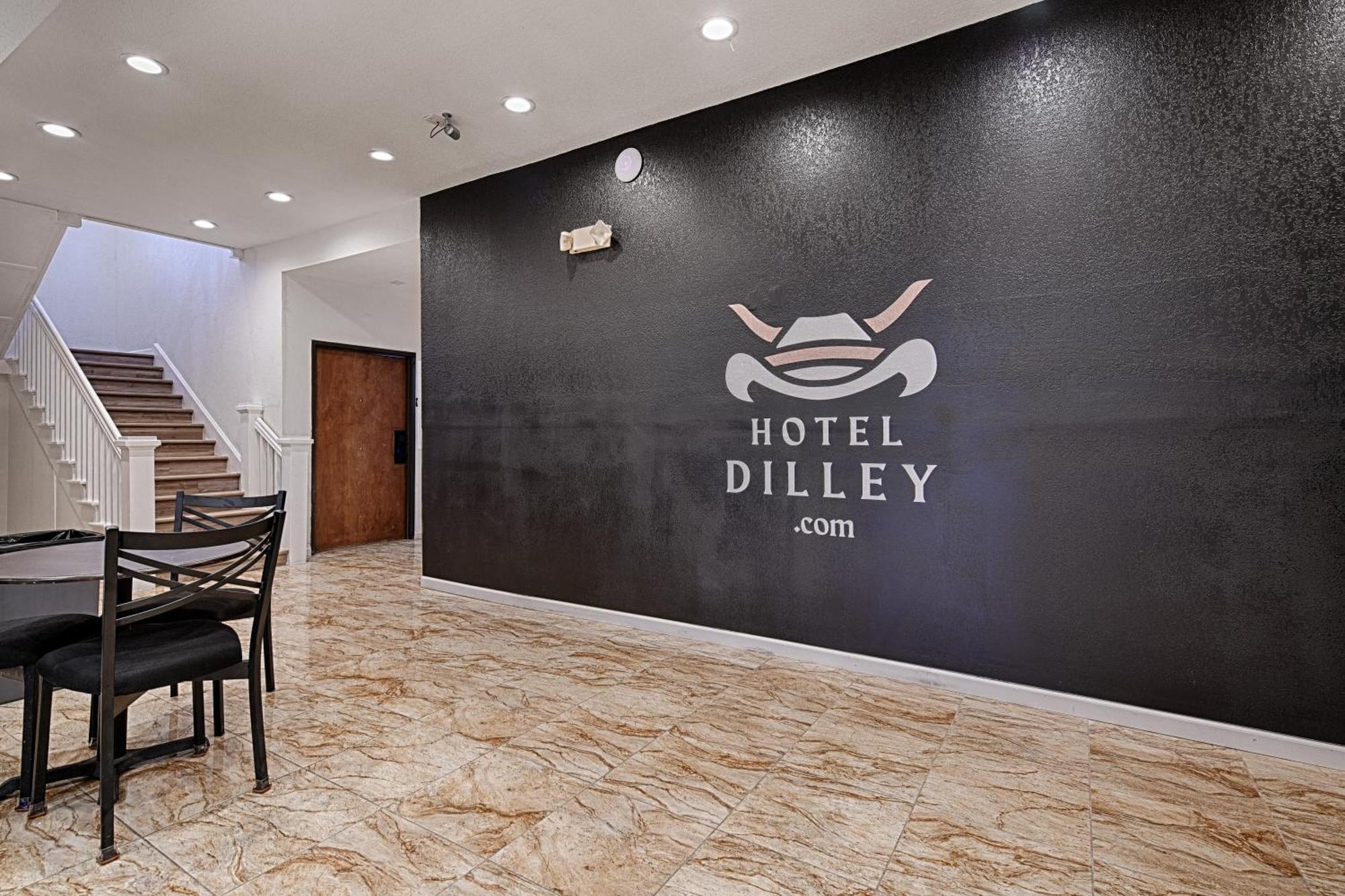 Hotel Dilley Grand Luaran gambar