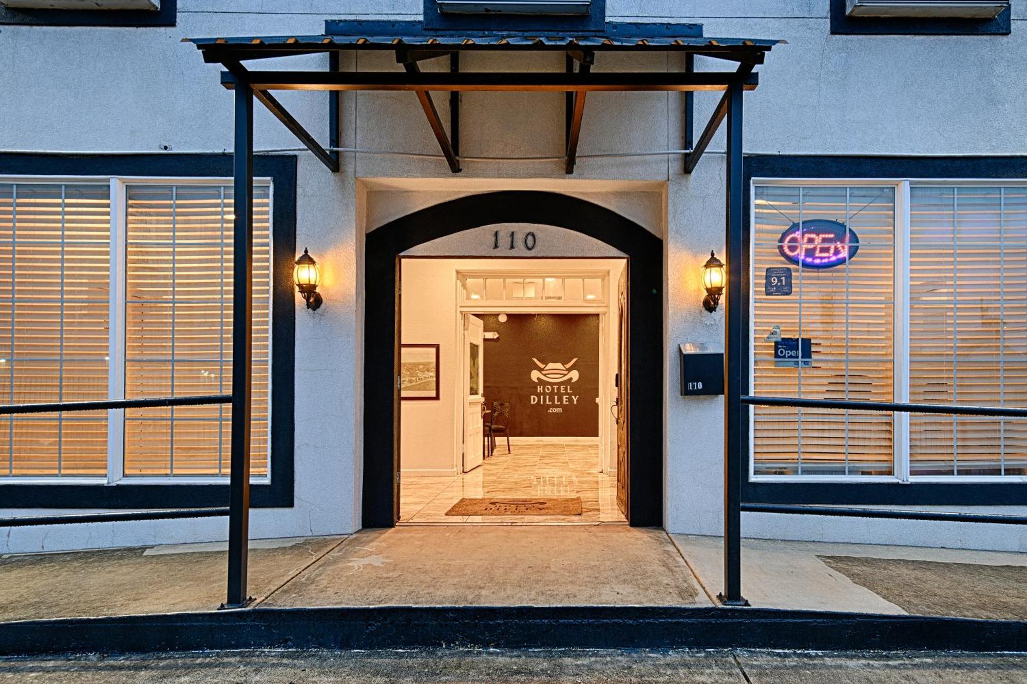 Hotel Dilley Grand Luaran gambar